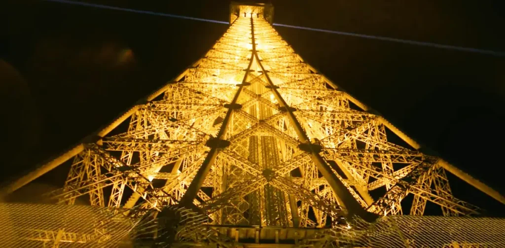 Eifel Tower stunt