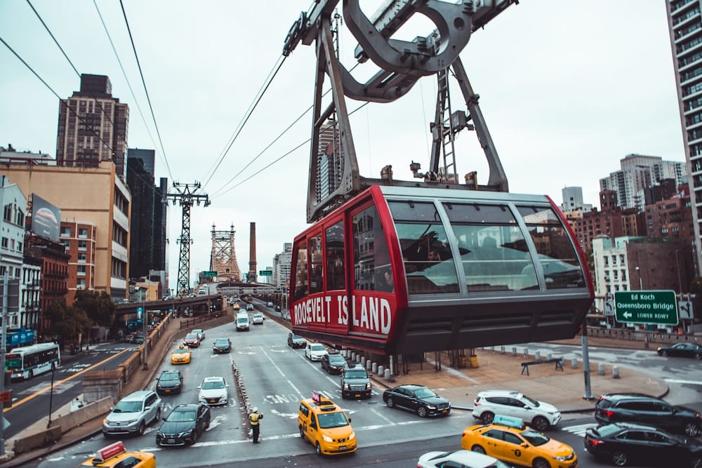 cable car going to Roosevelt Island