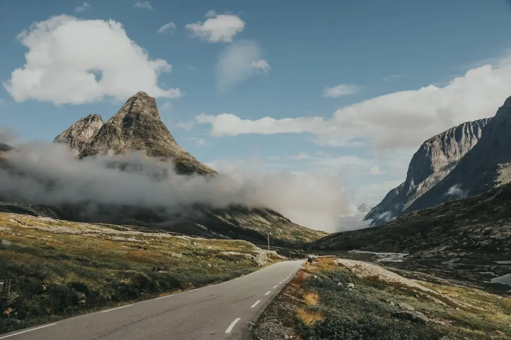 Drive the Norway’s Trollstigen + Geiranger + Atlantic Road Loop