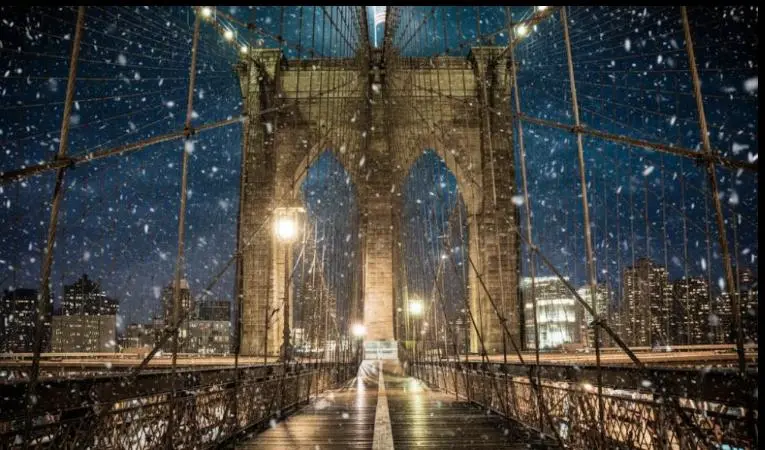 Brooklyn Bridge at Christmas time