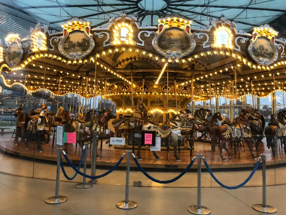 Jane's Carousel, Brookly Bridge