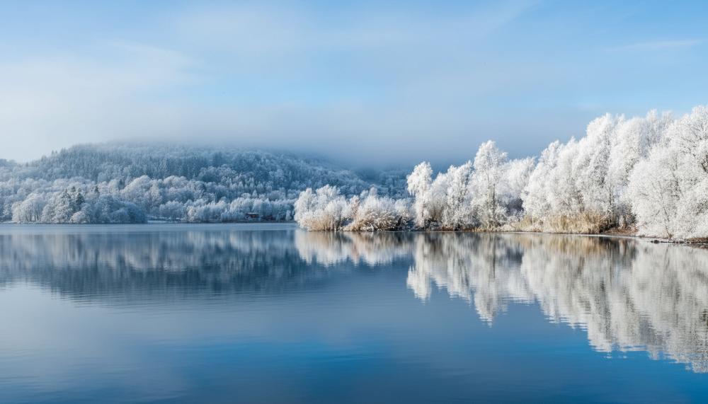 Windermere Lake in winter