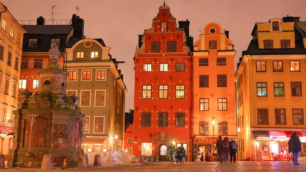 Old Town (Gamla Stan) is Stockholm’s original city centre and consists of Stadsholmen island and the islets of Riddarholmen, Helgeandsholmen and Strömsborg.